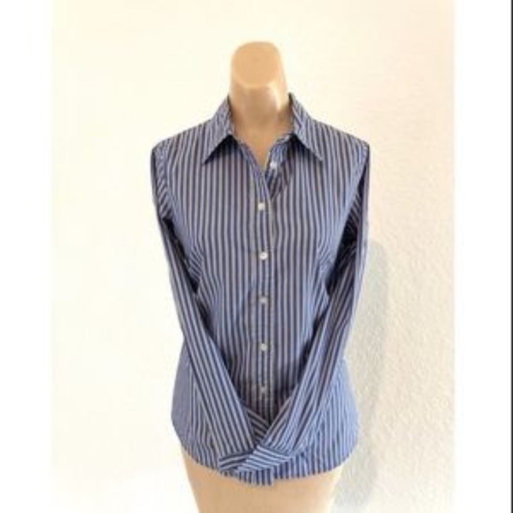 🔥 Navy button down shirt